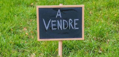 Terrain à Mehun-sur-Yèvre en Cher (18) de 600 m² à vendre au prix de 40936€