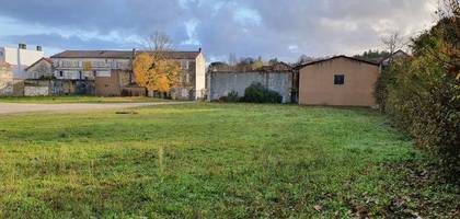 Terrain à La Couronne en Charente (16) de 2732 m² à vendre au prix de 176000€