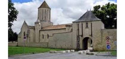 Terrain à Surgères en Charente-Maritime (17) de 296 m² à vendre au prix de 47360€