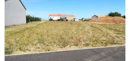 Terrain à Saint-Jean-de-Thouars en Deux-Sèvres (79) de 779 m² à vendre au prix de 25200€