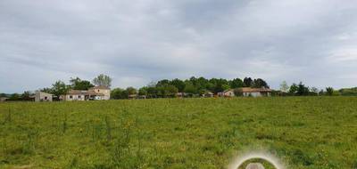 Terrain à Écuras en Charente (16) de 4240 m² à vendre au prix de 33000€ - 4