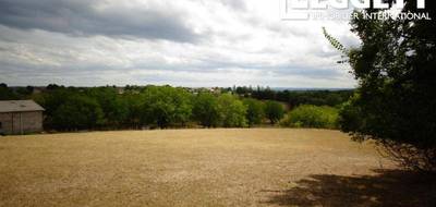 Terrain à Thiviers en Dordogne (24) de 5185 m² à vendre au prix de 84700€ - 1