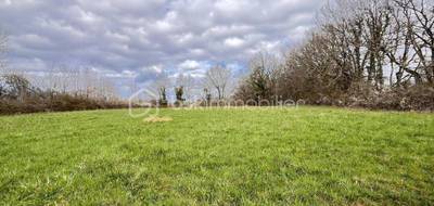 Terrain à Hautefort en Dordogne (24) de 4618 m² à vendre au prix de 51000€ - 1