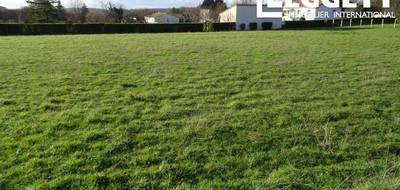 Terrain à Brie en Charente (16) de 989 m² à vendre au prix de 67900€ - 1