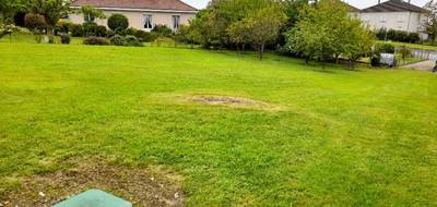 Terrain à Saint-Junien en Haute-Vienne (87) de 1174 m² à vendre au prix de 65400€ - 3