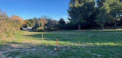 Terrain à Eyguières en Bouches-du-Rhône (13) de 723 m² à vendre au prix de 265000€ - 1