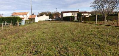 Terrain à Saint-Savinien en Charente-Maritime (17) de 1298 m² à vendre au prix de 33590€ - 2