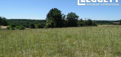 Terrain à Limeyrat en Dordogne (24) de 8647 m² à vendre au prix de 43000€ - 2