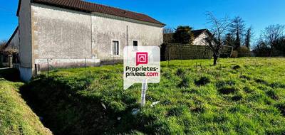 Terrain à Saint-Astier en Dordogne (24) de 3277 m² à vendre au prix de 33000€ - 2