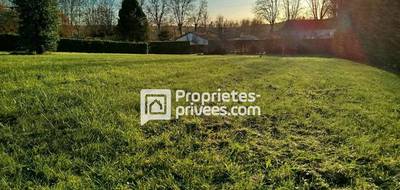 Terrain à Lisle en Dordogne (24) de 2450 m² à vendre au prix de 35000€ - 1