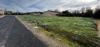 Terrain à Sauzé-Vaussais en Deux-Sèvres (79) de 1039 m² à vendre au prix de 21000€ - 3