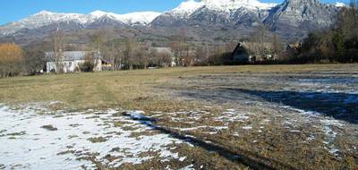 Terrain à Chabottes en Hautes-Alpes (05) de 400 m² à vendre au prix de 62600€ - 1