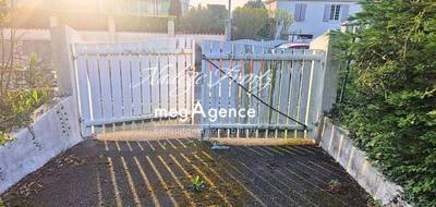 Terrain à Saint-Jean-d'Angély en Charente-Maritime (17) de 1487 m² à vendre au prix de 77000€ - 1