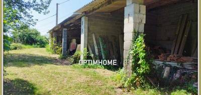 Terrain à Chalais en Charente (16) de 2570 m² à vendre au prix de 19900€ - 2