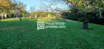 Terrain à Lisle en Dordogne (24) de 2173 m² à vendre au prix de 33000€ - 2