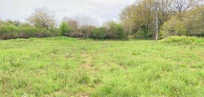 Terrain à Lessac en Charente (16) de 3721 m² à vendre au prix de 13000€ - 3