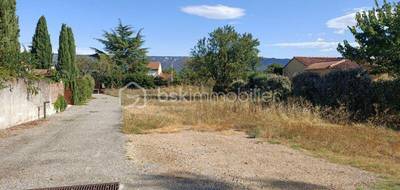 Terrain à Charleval en Bouches-du-Rhône (13) de 639 m² à vendre au prix de 179000€ - 1
