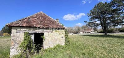 Terrain à Hautefort en Dordogne (24) de 4800 m² à vendre au prix de 52000€ - 4