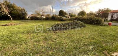 Terrain à Saint-Romain-de-Benet en Charente-Maritime (17) de 803 m² à vendre au prix de 61300€ - 3