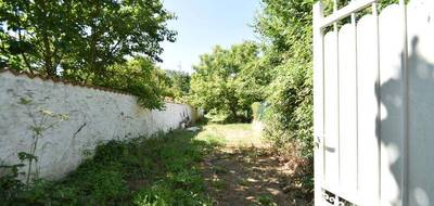 Terrain à Vérines en Charente-Maritime (17) de 615 m² à vendre au prix de 98000€ - 1
