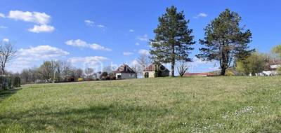 Terrain à Hautefort en Dordogne (24) de 4800 m² à vendre au prix de 52000€ - 3