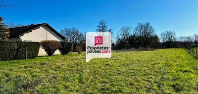 Terrain à Saint-Astier en Dordogne (24) de 3277 m² à vendre au prix de 33000€ - 3