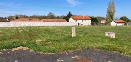 Terrain à Hiesse en Charente (16) de 981 m² à vendre au prix de 11382€ - 2